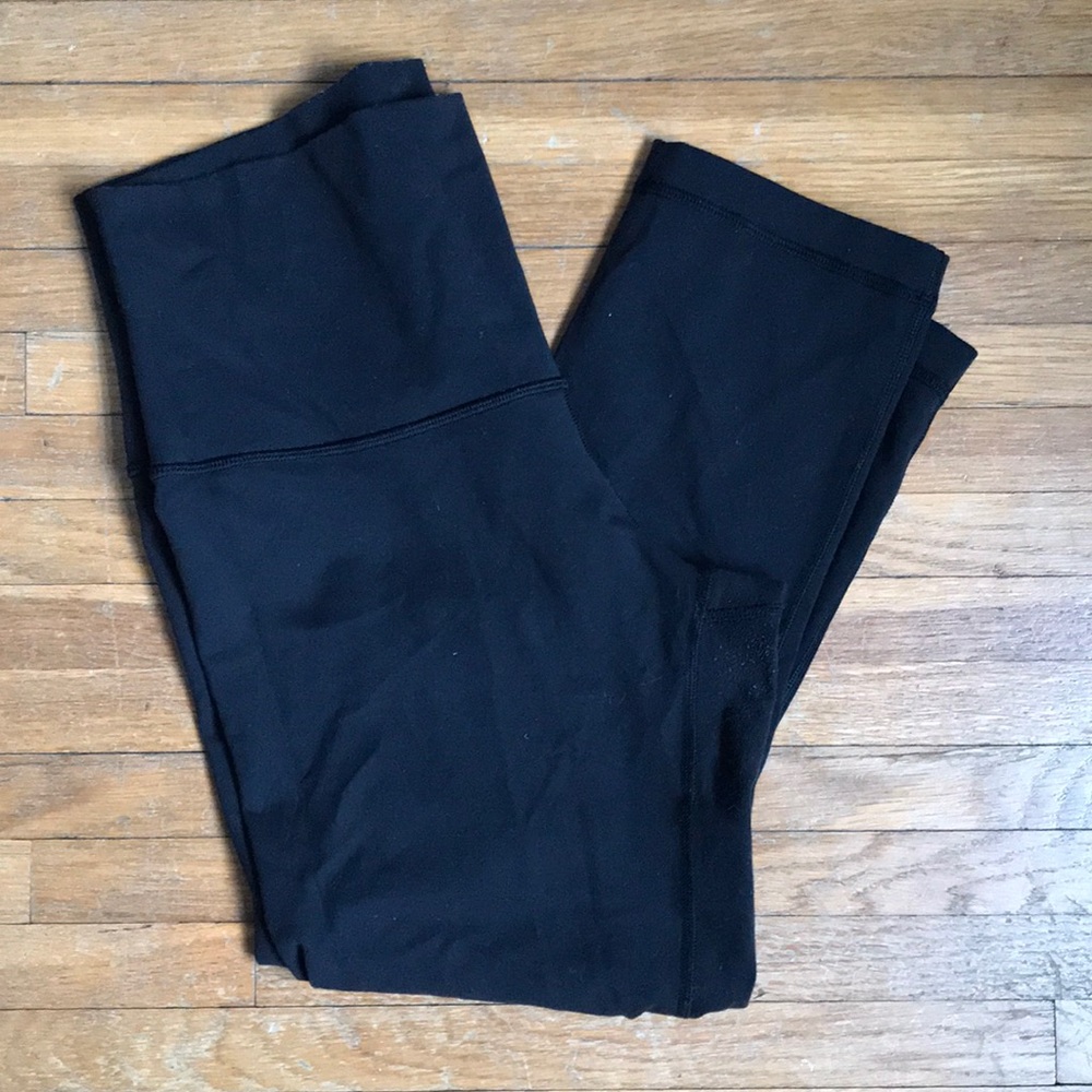 Wonder under Black capris